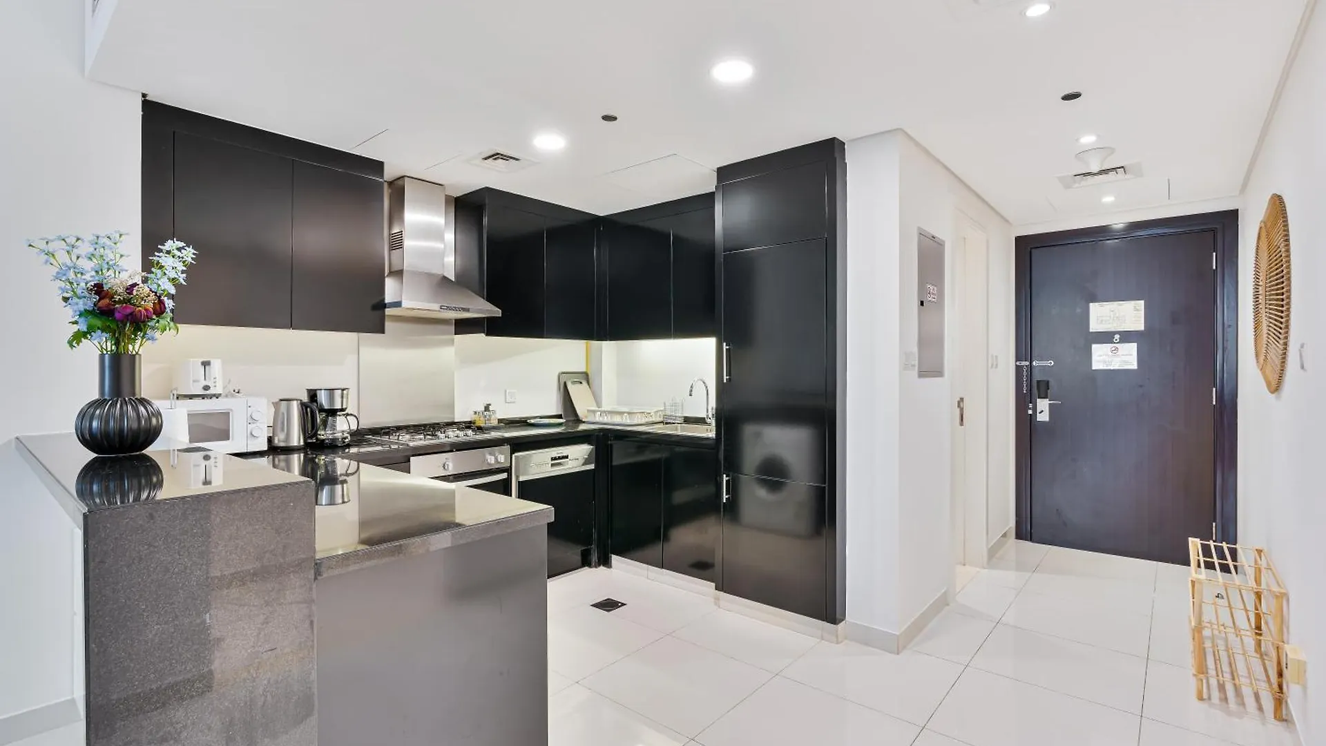 Discover Urban Chic Apartment -Vibrant City Life Dubai United Arab Emirates